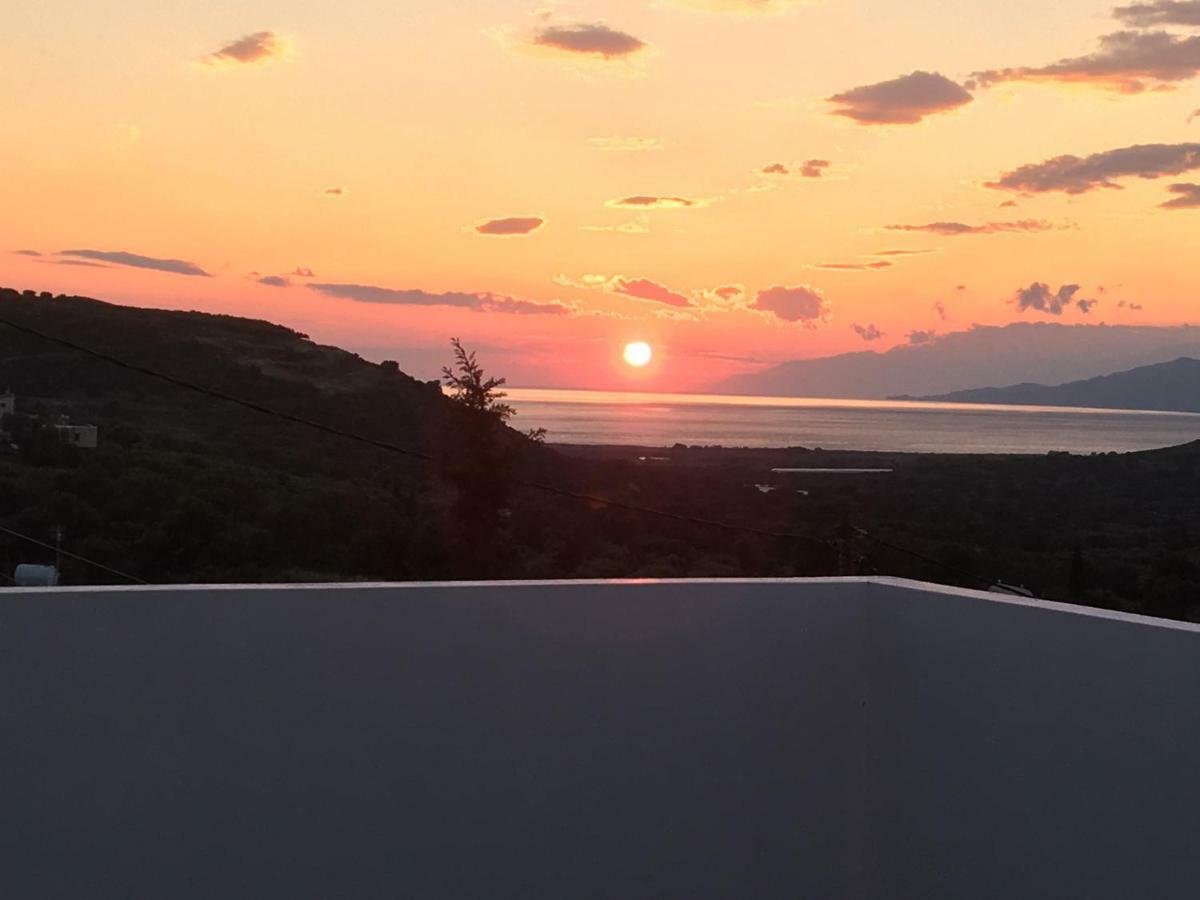 Vila Landros Kamilárion Exteriér fotografie